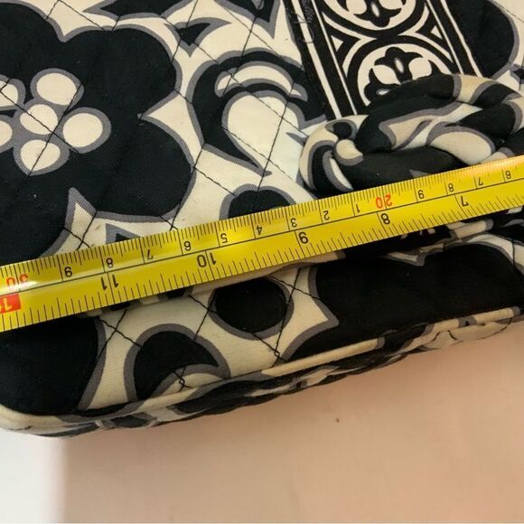 Vera Bradley knot just a clutch purse - Picture 11 of 11